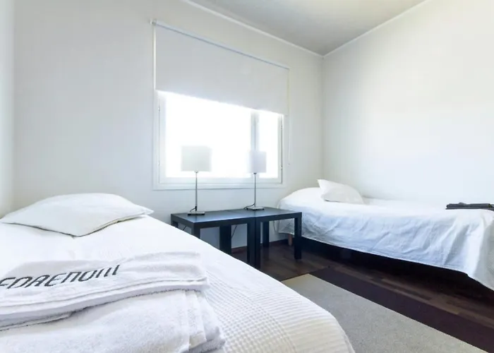 Lägenhet Spacious For 8 With Sauna *